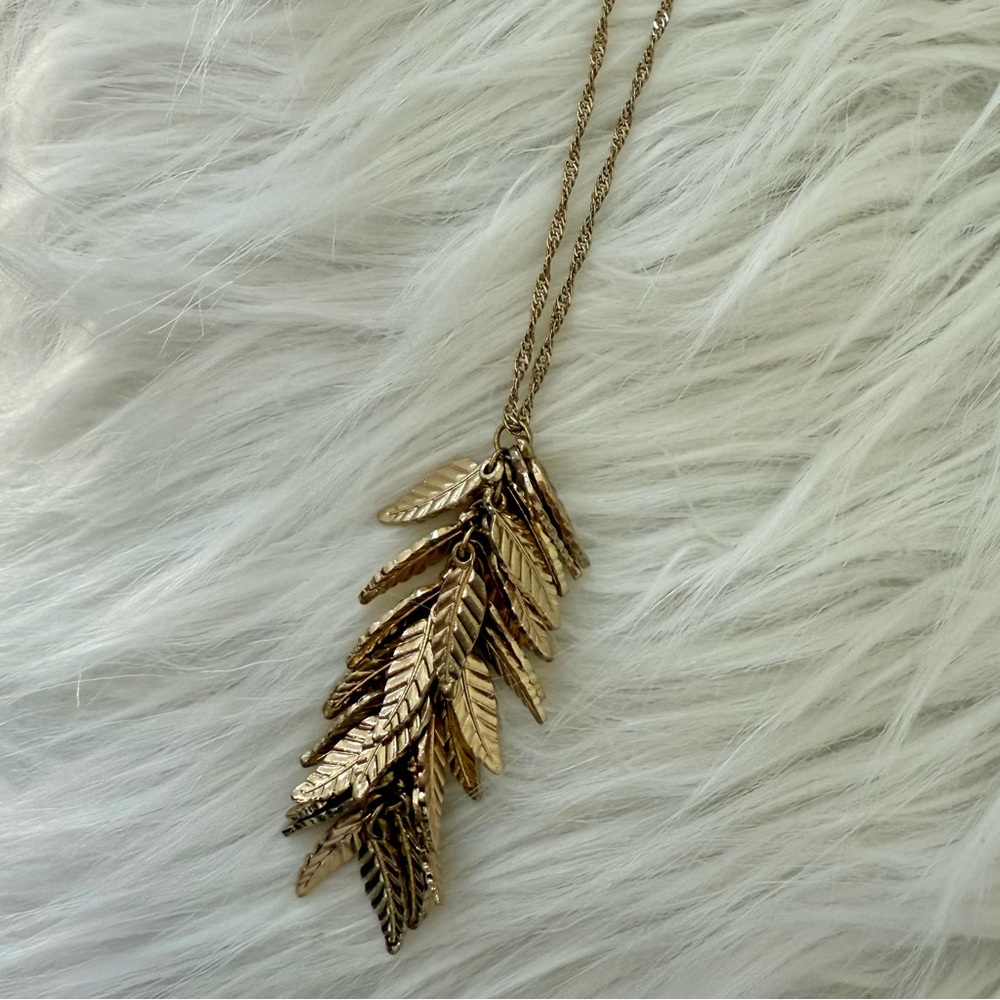 Gold Leaf Pendant Necklace